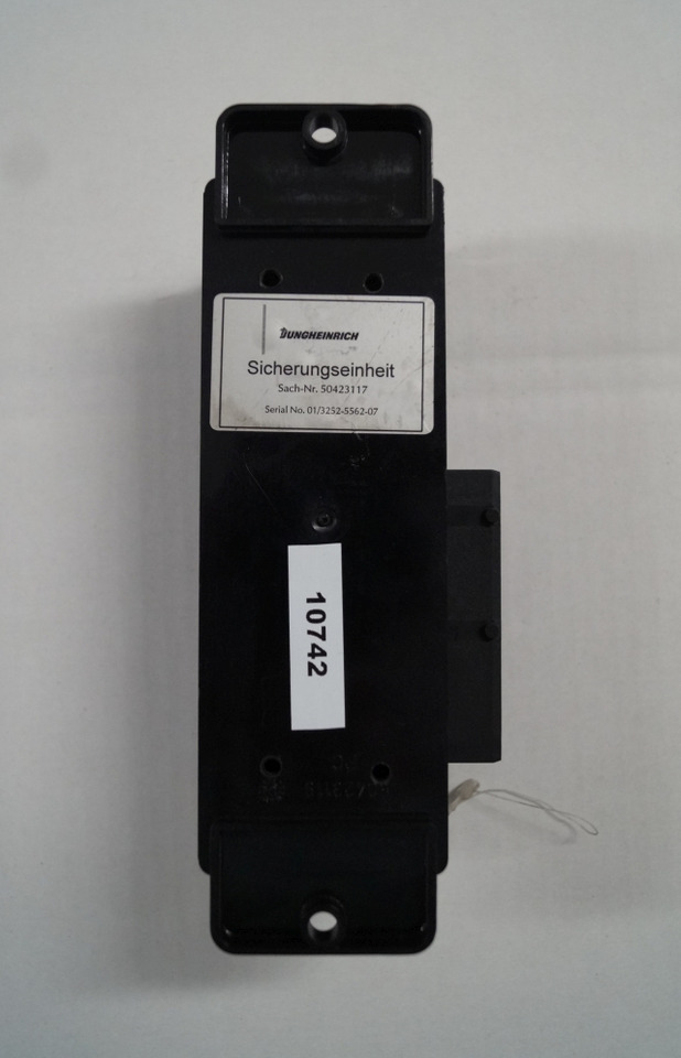 Jungheinrich 50423117 | Fuse holder for ETV from 2003 till 2011 Fuse holder for ETV from 2003 till 2011 - נתיך עבור ציוד לטיפול בחומרים: תמונה 3 Jungheinrich 50423117 | Fuse holder for ETV from 2003 till 2011 Fuse holder for ETV from 2003 till 2011 - נתיך עבור ציוד לטיפול בחומרים: תמונה 3