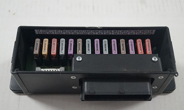 Jungheinrich 50423117 | Fuse holder for ETV from 2003 till 2011 V1,1 sn. 2445/00 Fuse holder for ETV from 2003 till 2011 V1,1 sn. 2445/0086-12 - נתיך עבור ציוד לטיפול בחומרים: תמונה 1 Jungheinrich 50423117 | Fuse holder for ETV from 2003 till 2011 V1,1 sn. 2445/00 Fuse holder for ETV from 2003 till 2011 V1,1 sn. 2445/0086-12 - נתיך עבור ציוד לטיפול בחומרים: תמונה 1