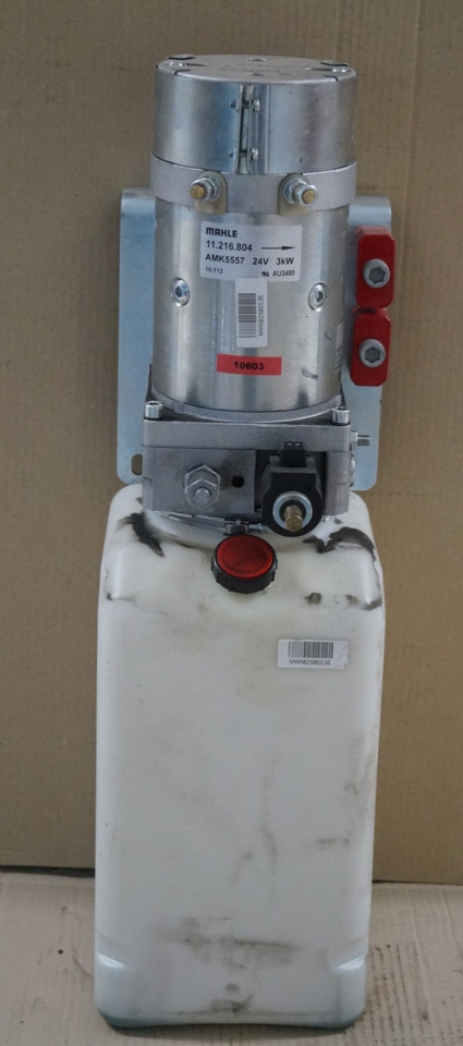 Jungheinrich 51003726 | Pumpmotor with tank 24V 3KW Mahle 11216804 for EKS110 ye Pumpmotor with tank 24V 3KW Mahle 11216804 for EKS110 year 2016 - משאבה הידרולית עבור ציוד לטיפול בחומרים: תמונה 1 Jungheinrich 51003726 | Pumpmotor with tank 24V 3KW Mahle 11216804 for EKS110 ye Pumpmotor with tank 24V 3KW Mahle 11216804 for EKS110 year 2016 - משאבה הידרולית עבור ציוד לטיפול בחומרים: תמונה 1