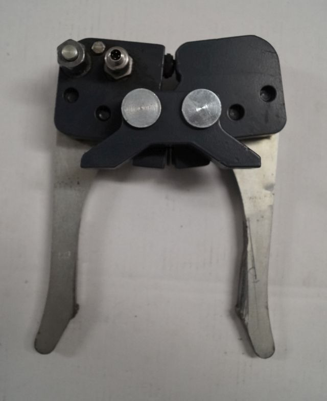 Jungheinrich 51193016 | Hydraulic Clamb from EKS312 year 2014 loading sensor 511 - חלקי הידרוליקה עבור ציוד לטיפול בחומרים: תמונה 1 Jungheinrich 51193016 | Hydraulic Clamb from EKS312 year 2014 loading sensor 511 - חלקי הידרוליקה עבור ציוד לטיפול בחומרים: תמונה 1