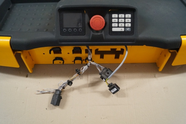 Jungheinrich 51343941 | Battery cover complete with cover 51302942 , display KD - תא ופנים הרכב עבור ציוד לטיפול בחומרים: תמונה 2 Jungheinrich 51343941 | Battery cover complete with cover 51302942 , display KD - תא ופנים הרכב עבור ציוד לטיפול בחומרים: תמונה 2