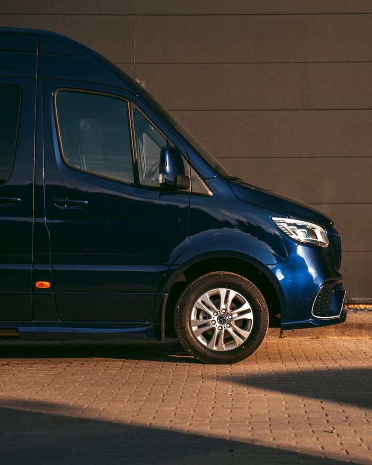 Mercedes-Benz Sprinter 319 VIP Van/ Sleeping Area/ Ski Holders - כלי רכב מסחרי לנוסעים: תמונה 4 Mercedes-Benz Sprinter 319 VIP Van/ Sleeping Area/ Ski Holders - כלי רכב מסחרי לנוסעים: תמונה 4