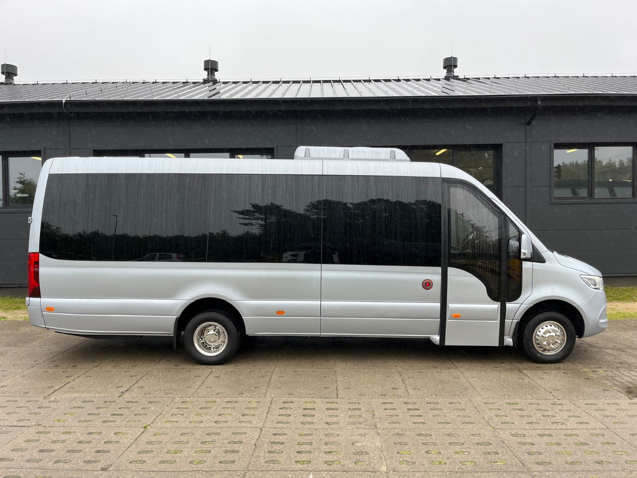 Mercedes-Benz Sprinter 519 TRANSFER XL / 22+1+1 / ON STOCK!!! Mercedes-Benz Sprinter 519 TOURIST XL / 21 to 24 Seats /NEW! - מיניבוס, כלי רכב מסחרי לנוסעים: תמונה 3 Mercedes-Benz Sprinter 519 TRANSFER XL / 22+1+1 / ON STOCK!!! Mercedes-Benz Sprinter 519 TOURIST XL / 21 to 24 Seats /NEW! - מיניבוס, כלי רכב מסחרי לנוסעים: תמונה 3