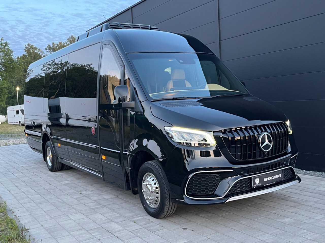 Mercedes-Benz Sprinter 519 XL /19+1+1/Luxury Bus /Coming Soon! Mercedes-Benz Sprinter 519 XL /19+1+1/Luxury /Panorama Windows - מיניבוס, כלי רכב מסחרי לנוסעים: תמונה 1 Mercedes-Benz Sprinter 519 XL /19+1+1/Luxury Bus /Coming Soon! Mercedes-Benz Sprinter 519 XL /19+1+1/Luxury /Panorama Windows - מיניבוס, כלי רכב מסחרי לנוסעים: תמונה 1