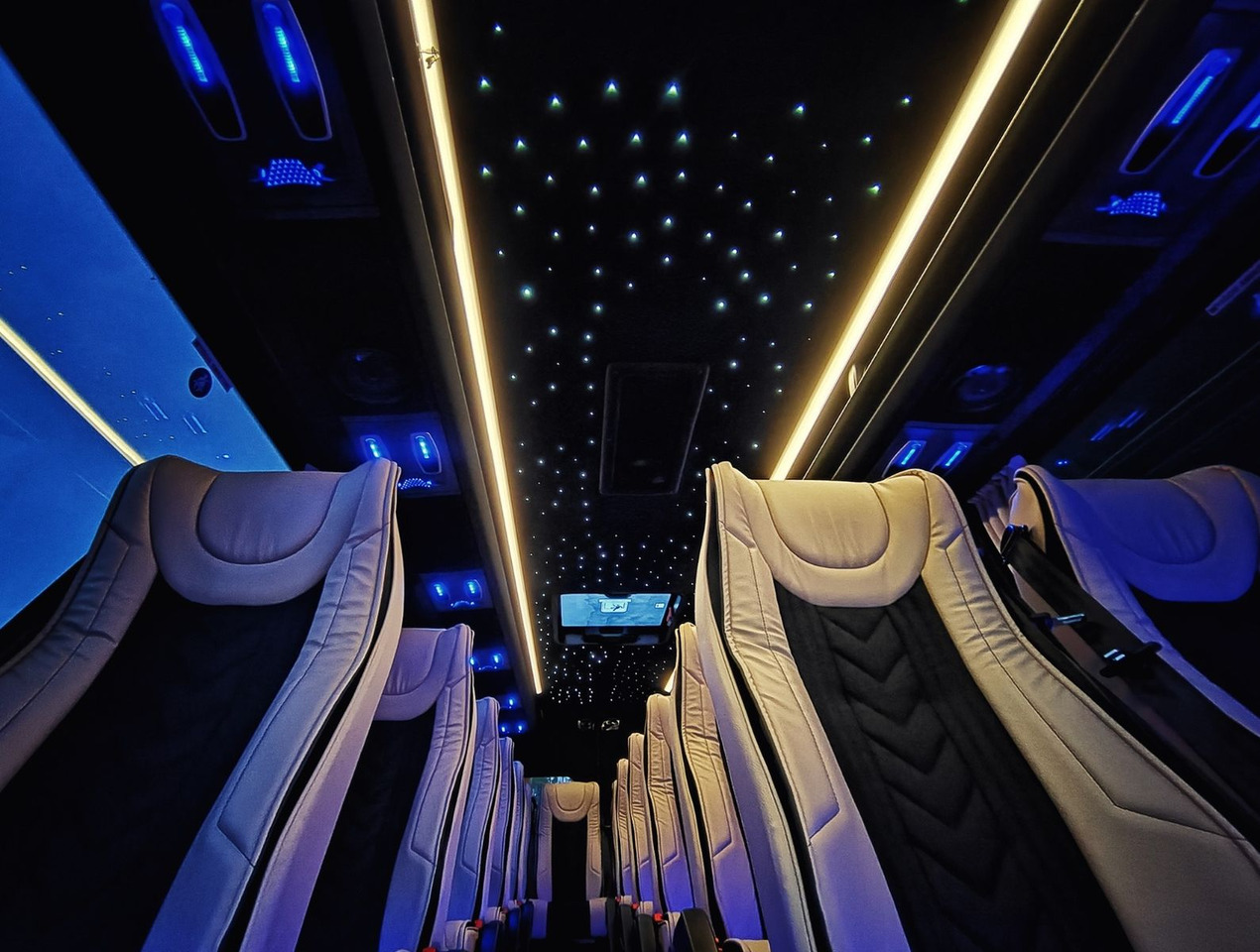 Mercedes-Benz Sprinter 519 XL /19+1+1/Luxury Bus /Coming Soon! Mercedes-Benz Sprinter 519 XL /19+1+1/Luxury /Panorama Windows - מיניבוס, כלי רכב מסחרי לנוסעים: תמונה 1 Mercedes-Benz Sprinter 519 XL /19+1+1/Luxury Bus /Coming Soon! Mercedes-Benz Sprinter 519 XL /19+1+1/Luxury /Panorama Windows - מיניבוס, כלי רכב מסחרי לנוסעים: תמונה 1