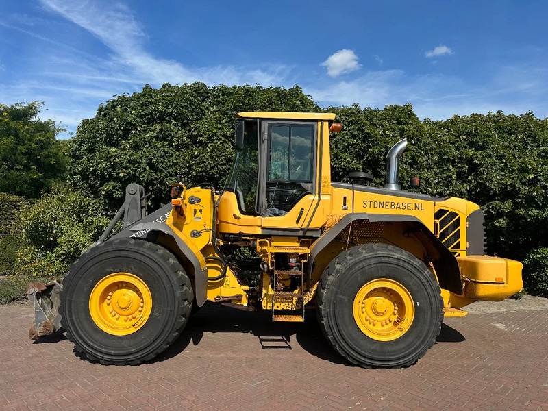 Volvo L120 F - מעמיס גלגלים: תמונה 1 Volvo L120 F - מעמיס גלגלים: תמונה 1
