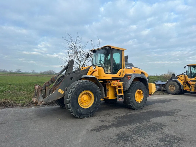 Volvo L120 H - מעמיס גלגלים: תמונה 2 Volvo L120 H - מעמיס גלגלים: תמונה 2