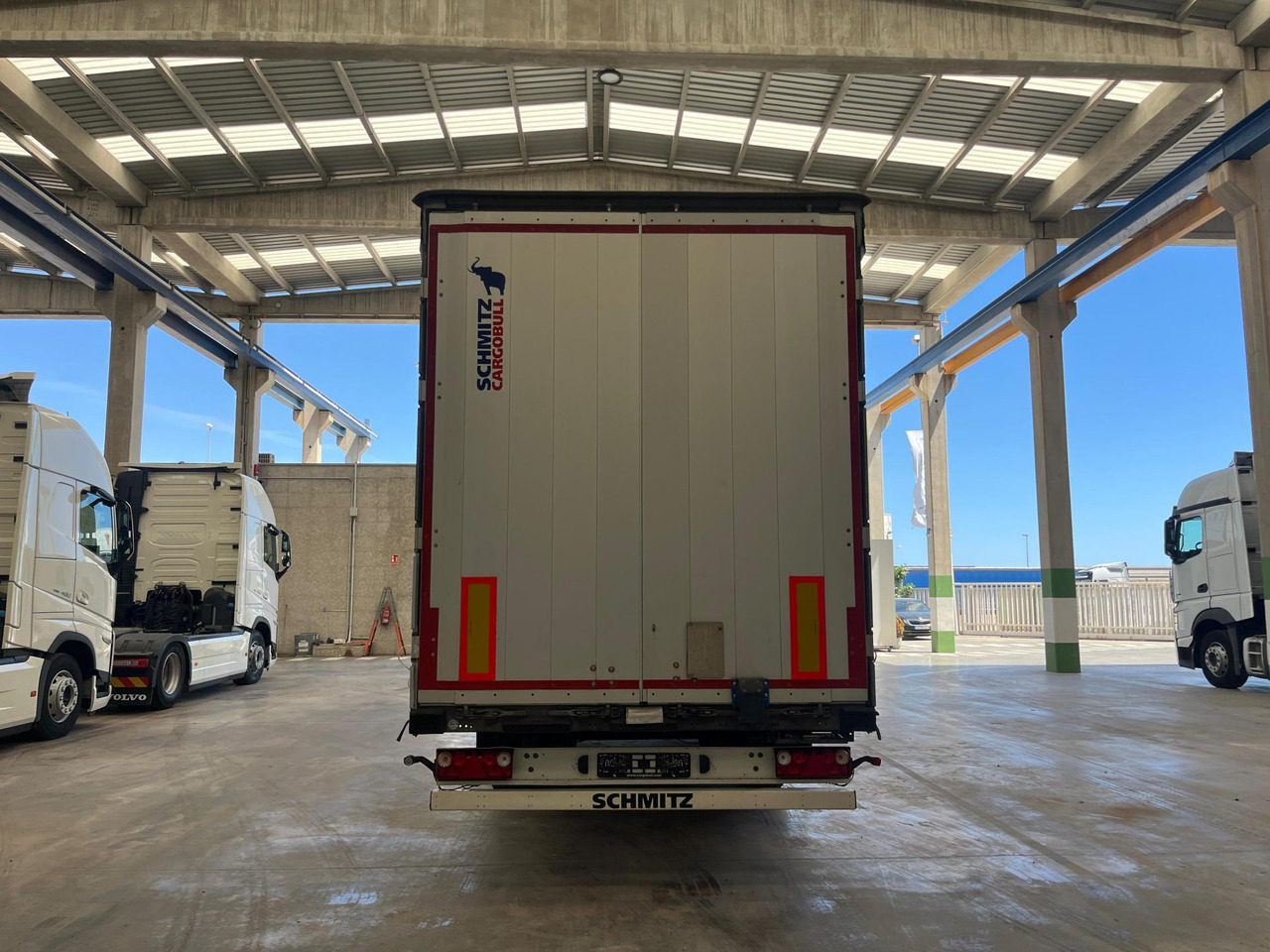 Schmitz Cargobull SCS24/L Varios - סמיטריילר עם וילונות צד: תמונה 4 Schmitz Cargobull SCS24/L Varios - סמיטריילר עם וילונות צד: תמונה 4