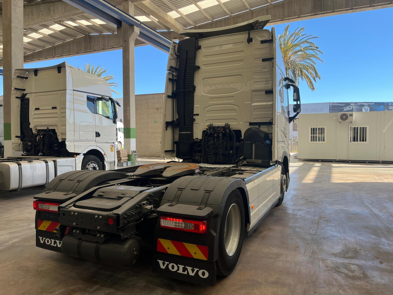 Volvo FH 460 Globetrotter XL i-Save I-ParkCool - יחידת טרקטור: תמונה 4 Volvo FH 460 Globetrotter XL i-Save I-ParkCool - יחידת טרקטור: תמונה 4