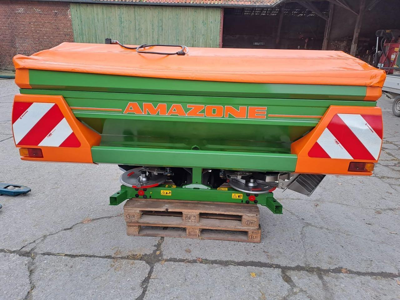 Amazone ZA-M 1001 Special SBS - מפזרת דשן: תמונה 1 Amazone ZA-M 1001 Special SBS - מפזרת דשן: תמונה 1
