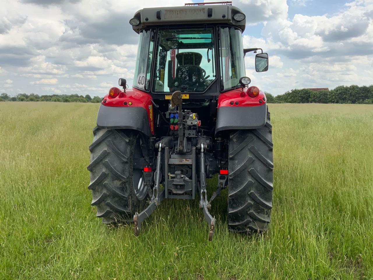 Massey Ferguson MF 5613 Dyna6 Efficient - טרקטור חקלאי: תמונה 3 Massey Ferguson MF 5613 Dyna6 Efficient - טרקטור חקלאי: תמונה 3