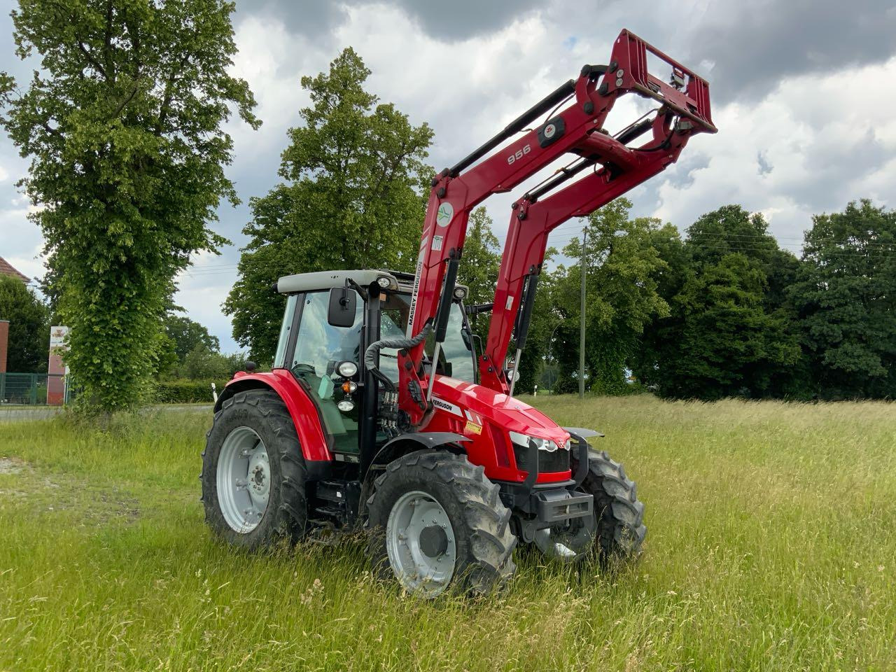 Massey Ferguson MF 5613 Dyna6 Efficient - טרקטור חקלאי: תמונה 2 Massey Ferguson MF 5613 Dyna6 Efficient - טרקטור חקלאי: תמונה 2