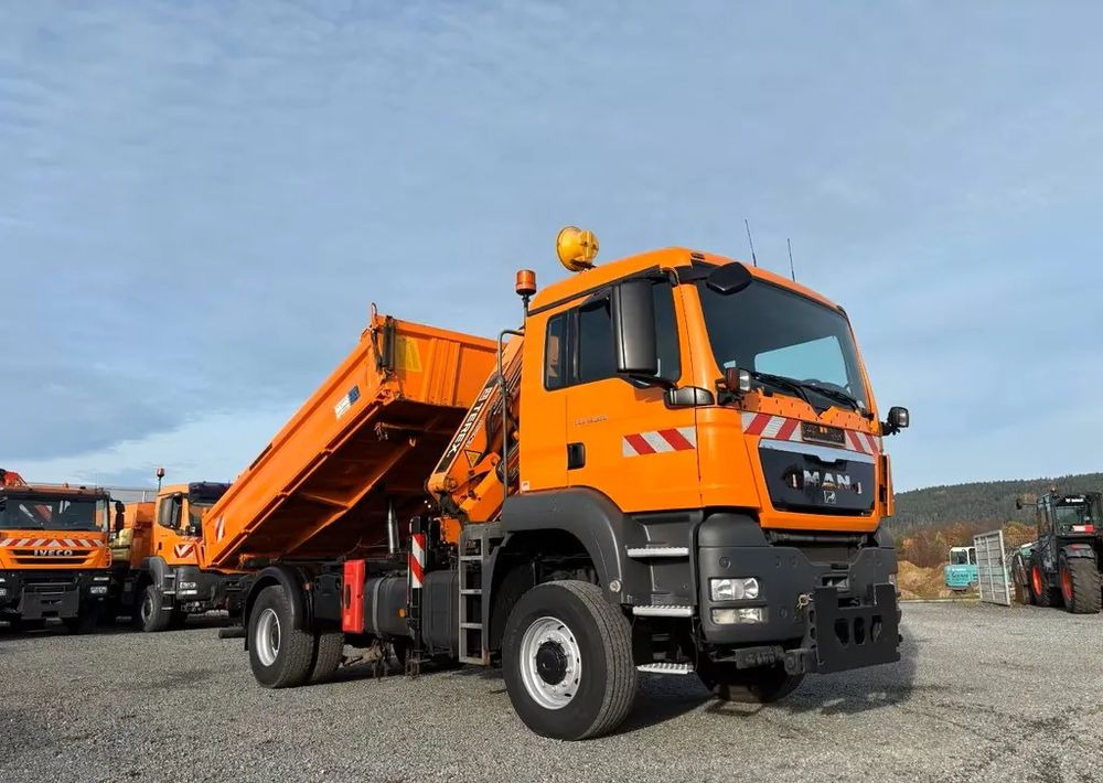 MAN TGS 18.320/ 4x4 / Euro4 /Wywrotka trójstronna Meiller +Kran Atlas TLC 82.2 +sterowanie radiowe – Przystosowany do pracy zimą — odśnieżanie, posypywanie, pług - מזהיר: תמונה 1 MAN TGS 18.320/ 4x4 / Euro4 /Wywrotka trójstronna Meiller +Kran Atlas TLC 82.2 +sterowanie radiowe – Przystosowany do pracy zimą — odśnieżanie, posypywanie, pług - מזהיר: תמונה 1