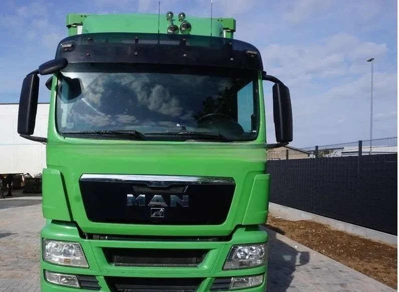 MAN TGS 26.440 ZABUDOWA KABA CAŁA ALUMINIOWA– samochód do transportu zwierząt/koni – 3 pokłady / EURO 5/6X2/PODNOSZONY DACH - משאית להובלת בעלי חיים: תמונה 3 MAN TGS 26.440 ZABUDOWA KABA CAŁA ALUMINIOWA– samochód do transportu zwierząt/koni – 3 pokłady / EURO 5/6X2/PODNOSZONY DACH - משאית להובלת בעלי חיים: תמונה 3