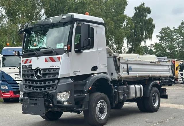 Mercedes-Benz Arocs 2040 4x4 – Meiller | Euro 6c | płyta czołowa do montażu pługu, osprzętu zimowego lub komunalnego | Automat | Resory stalowe (Blatt-Blatt) - מזהיר: תמונה 4 Mercedes-Benz Arocs 2040 4x4 – Meiller | Euro 6c | płyta czołowa do montażu pługu, osprzętu zimowego lub komunalnego | Automat | Resory stalowe (Blatt-Blatt) - מזהיר: תמונה 4