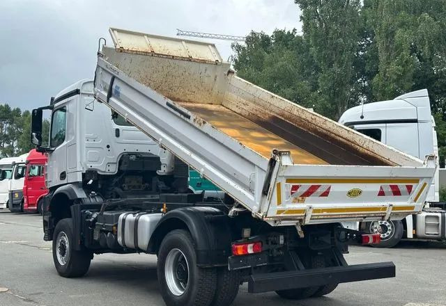 Mercedes-Benz Arocs 2040 4x4 – Meiller | Euro 6c | płyta czołowa do montażu pługu, osprzętu zimowego lub komunalnego | Automat | Resory stalowe (Blatt-Blatt) - מזהיר: תמונה 5 Mercedes-Benz Arocs 2040 4x4 – Meiller | Euro 6c | płyta czołowa do montażu pługu, osprzętu zimowego lub komunalnego | Automat | Resory stalowe (Blatt-Blatt) - מזהיר: תמונה 5