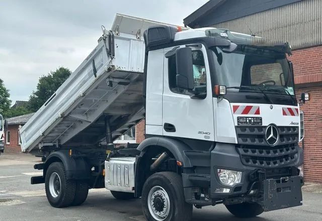 Mercedes-Benz Arocs 2040 4x4 – Meiller | Euro 6c | płyta czołowa do montażu pługu, osprzętu zimowego lub komunalnego | Automat | Resory stalowe (Blatt-Blatt) - מזהיר: תמונה 2 Mercedes-Benz Arocs 2040 4x4 – Meiller | Euro 6c | płyta czołowa do montażu pługu, osprzętu zimowego lub komunalnego | Automat | Resory stalowe (Blatt-Blatt) - מזהיר: תמונה 2