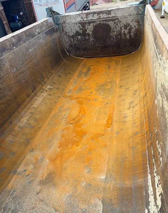 מזהיר Mercedes-Benz Arocs 4145 AK 8x6 | Wywrotka trójstronna Schmitz Mulde | Klima | Kamera |: תמונה 9 מזהיר Mercedes-Benz Arocs 4145 AK 8x6 | Wywrotka trójstronna Schmitz Mulde | Klima | Kamera |: תמונה 9