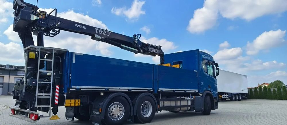 Scania R 500 6x2 z żurawiem Fassi F 215 AS – 2019 – Euro 6 –Retarder -Oś skrętna - Gotowa do pracy! - משאית מנוף, משאית צד נופל/ שטוחה: תמונה 5 Scania R 500 6x2 z żurawiem Fassi F 215 AS – 2019 – Euro 6 –Retarder -Oś skrętna - Gotowa do pracy! - משאית מנוף, משאית צד נופל/ שטוחה: תמונה 5