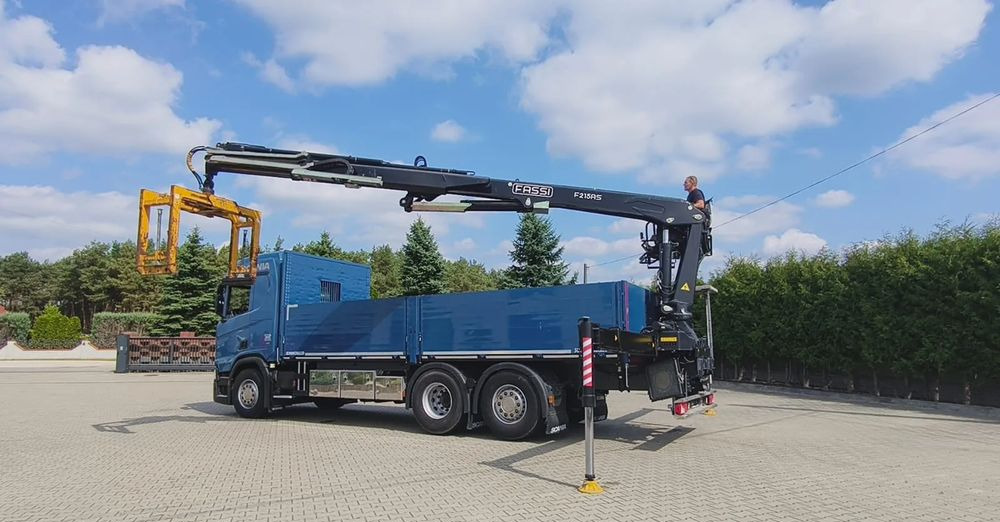 Scania R 500 6x2 z żurawiem Fassi F 215 AS – 2019 – Euro 6 –Retarder -Oś skrętna - Gotowa do pracy! - משאית מנוף, משאית צד נופל/ שטוחה: תמונה 2 Scania R 500 6x2 z żurawiem Fassi F 215 AS – 2019 – Euro 6 –Retarder -Oś skrętna - Gotowa do pracy! - משאית מנוף, משאית צד נופל/ שטוחה: תמונה 2