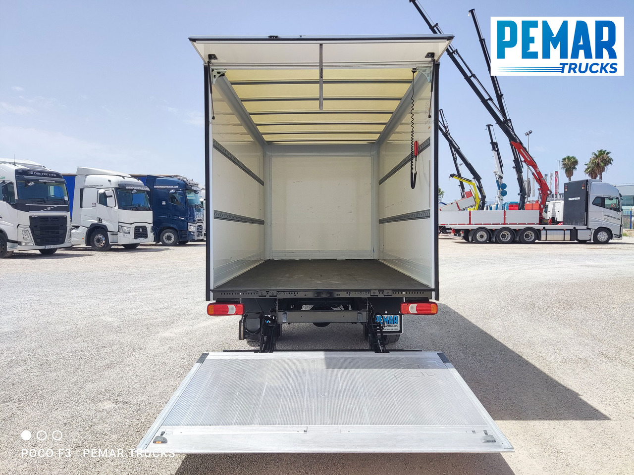 כלי רכב מסחרי עם לוח IVECO DAILY 35C16 CAJA CERRADA DOBLE RUEDA: תמונה 10