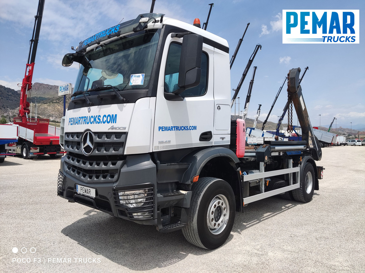 MERCEDES-BENZ AROCS 1845 PORTACONTENEDOR CADENA - משאית דילוג העמסה: תמונה 2 MERCEDES-BENZ AROCS 1845 PORTACONTENEDOR CADENA - משאית דילוג העמסה: תמונה 2