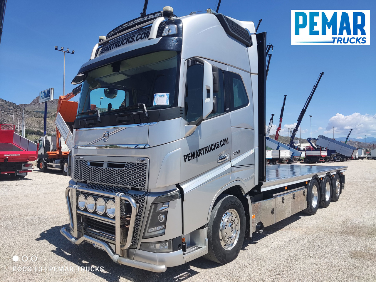VOLVO FH16 750 8X4 PLATAFORMA CAJA ABIERTA - משאית צד נופל/ שטוחה: תמונה 1 VOLVO FH16 750 8X4 PLATAFORMA CAJA ABIERTA - משאית צד נופל/ שטוחה: תמונה 1