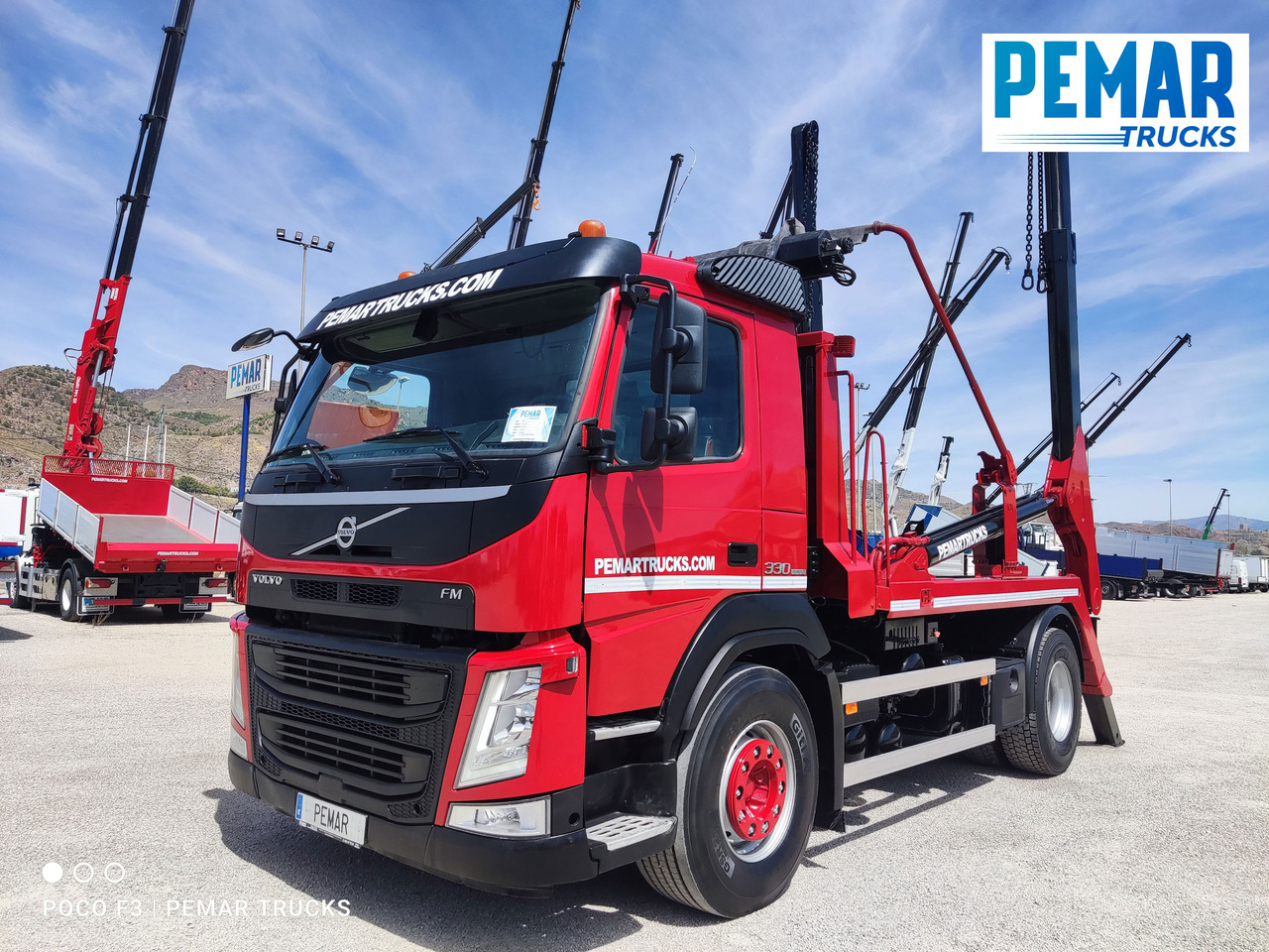 VOLVO FM 330 PORTACONTENEDOR CADENAS 18T - משאית דילוג העמסה: תמונה 1 VOLVO FM 330 PORTACONTENEDOR CADENAS 18T - משאית דילוג העמסה: תמונה 1