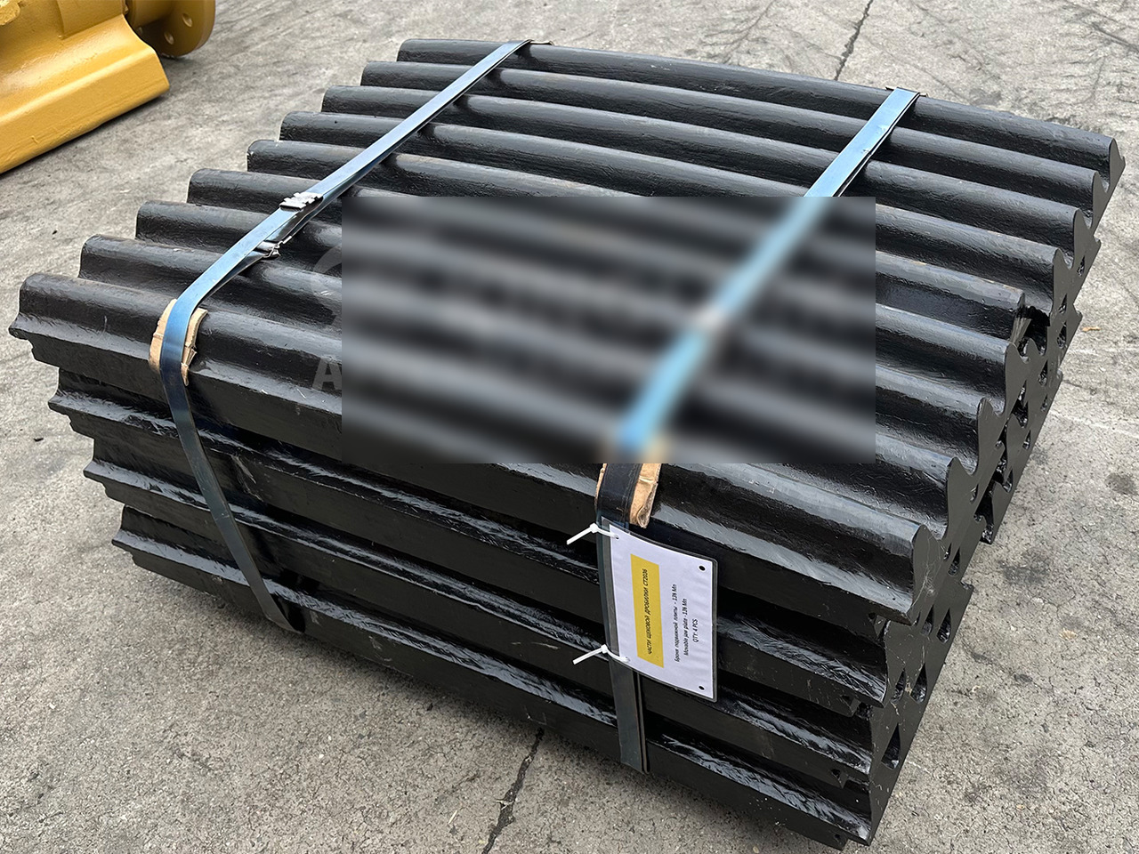 KINGLINK High Manganese Steel Movable Jaw Plates 17003347 for CT2036 Jaw Crusher - חלקי חילוף עבור מכונת בנייה: תמונה 3 KINGLINK High Manganese Steel Movable Jaw Plates 17003347 for CT2036 Jaw Crusher - חלקי חילוף עבור מכונת בנייה: תמונה 3