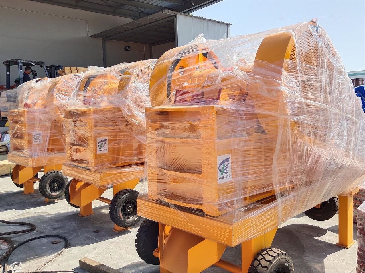 Kinglink Diesel engine Driven Portable Jaw Crusher - מגרסת מלחציים: תמונה 4 Kinglink Diesel engine Driven Portable Jaw Crusher - מגרסת מלחציים: תמונה 4
