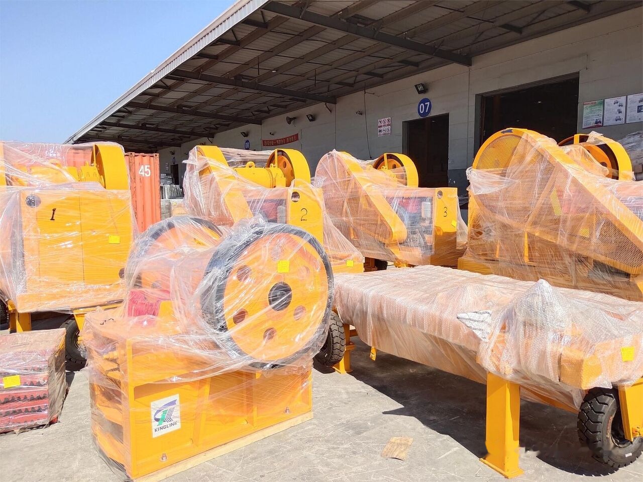 Kinglink Diesel engine Driven Portable Jaw Crusher - מגרסת מלחציים: תמונה 3 Kinglink Diesel engine Driven Portable Jaw Crusher - מגרסת מלחציים: תמונה 3