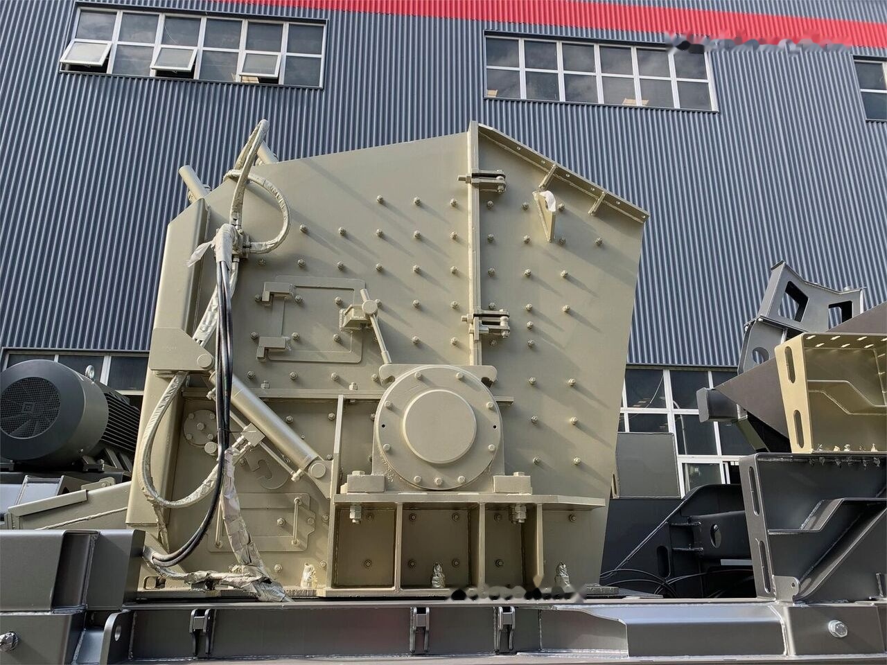 Kinglink KL3S2160F1315 Portable Impact Crusher Plant - מגרסת התנגשות: תמונה 1 Kinglink KL3S2160F1315 Portable Impact Crusher Plant - מגרסת התנגשות: תמונה 1
