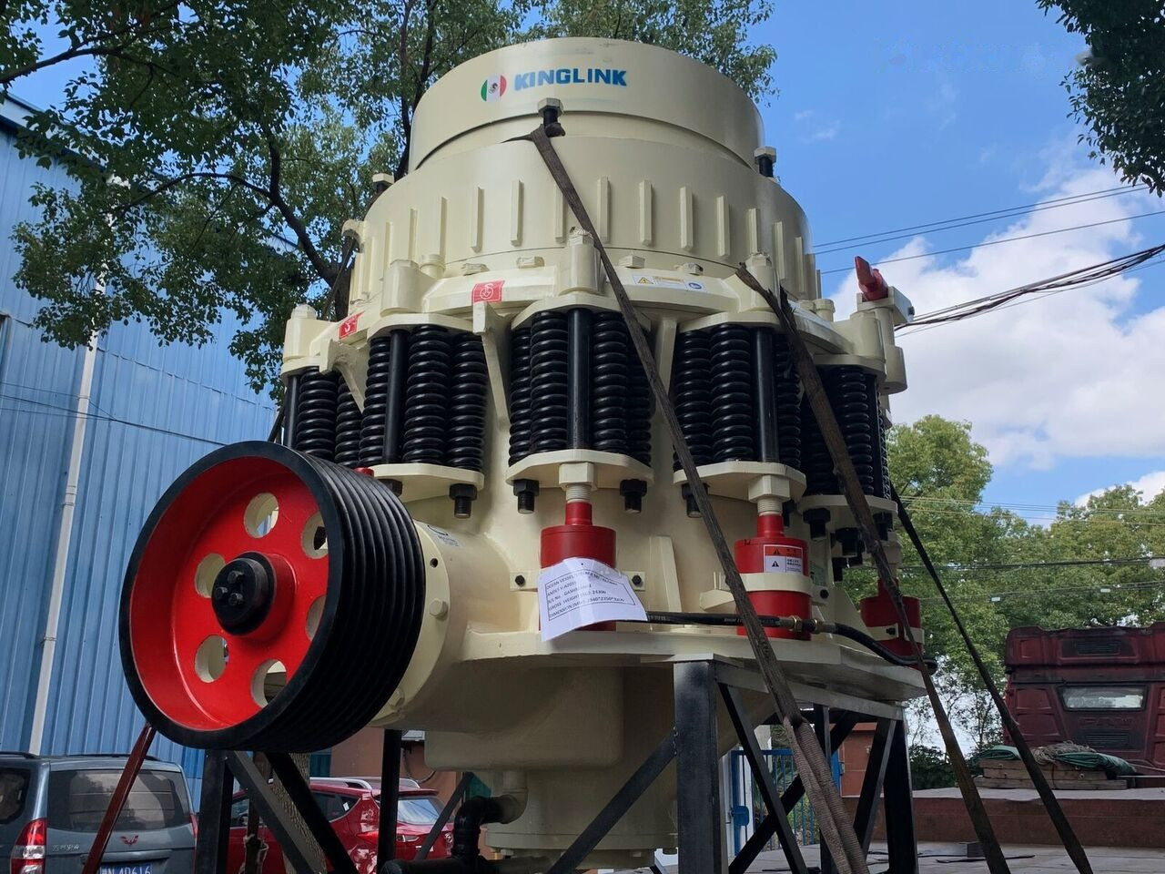 Kinglink NEW 4.25 Feet KLM1300 300TPH Iron Stone Cone Crusher - מגרסת חרוט: תמונה 1 Kinglink NEW 4.25 Feet KLM1300 300TPH Iron Stone Cone Crusher - מגרסת חרוט: תמונה 1