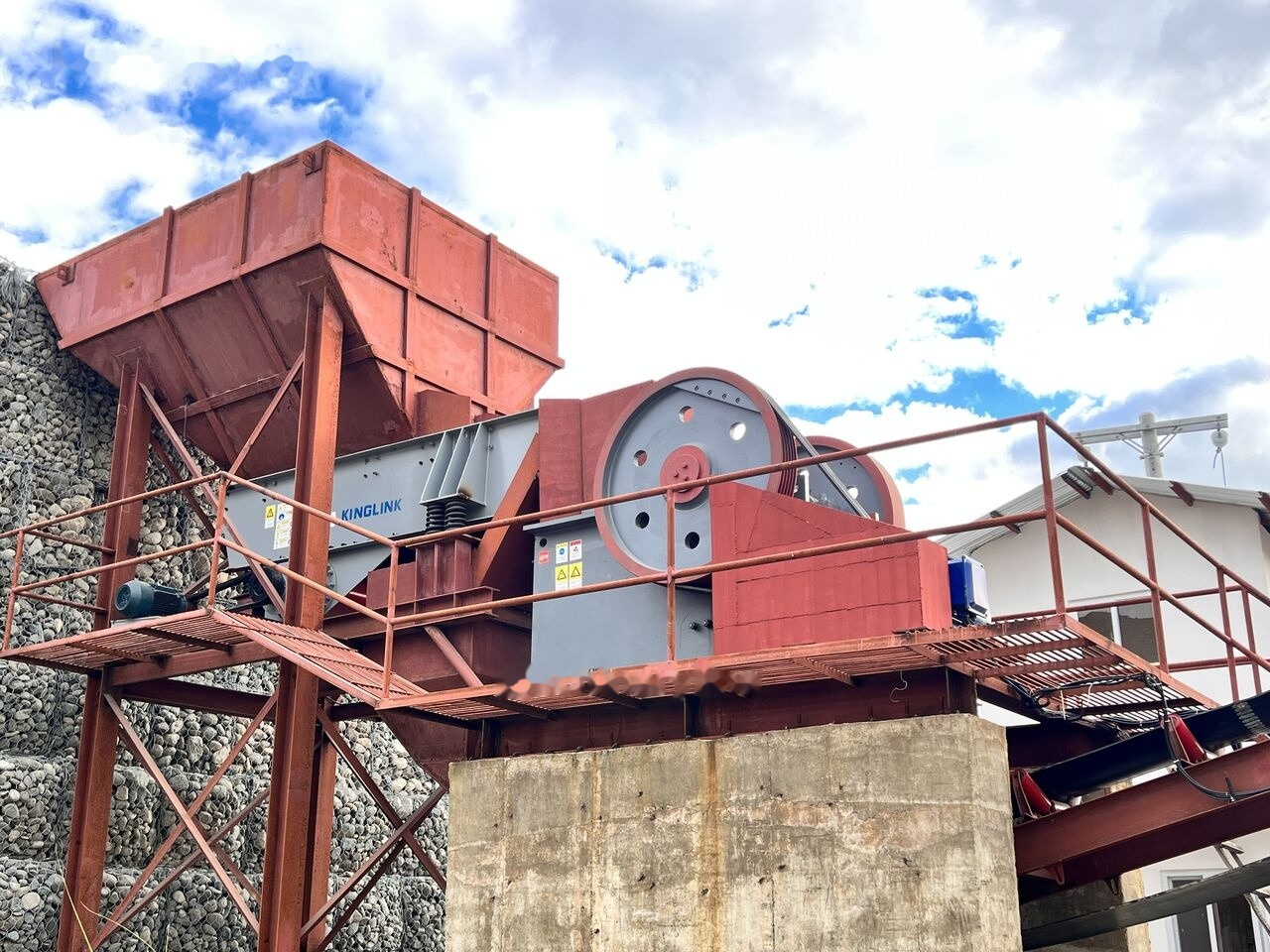 Kinglink PE2436 Primary Jaw Crusher 150TPH Riverstone - מגרסת מלחציים: תמונה 1 Kinglink PE2436 Primary Jaw Crusher 150TPH Riverstone - מגרסת מלחציים: תמונה 1
