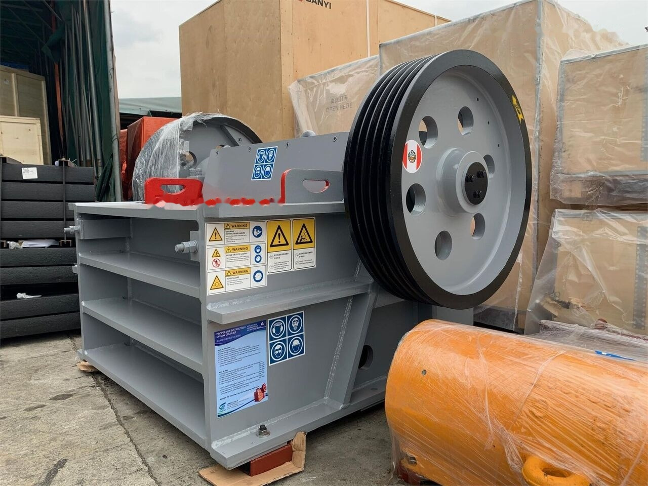 Kinglink PEX 10X47 Fine Stone Jaw Crusher for Concrete Batching Plant - מגרסת מלחציים: תמונה 1 Kinglink PEX 10X47 Fine Stone Jaw Crusher for Concrete Batching Plant - מגרסת מלחציים: תמונה 1