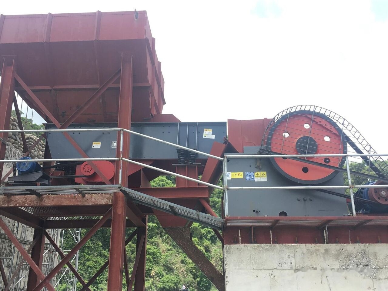Kinglink ZSW380X96 RiverStone Aggregate vibrating grizzly feeder - מכונת כרייה: תמונה 1 Kinglink ZSW380X96 RiverStone Aggregate vibrating grizzly feeder - מכונת כרייה: תמונה 1