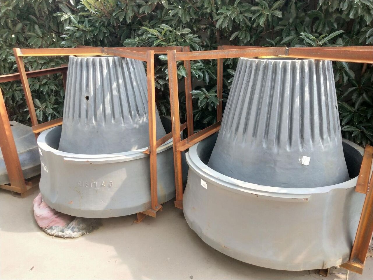 Mantle and Concave fit Sandvik CH430 for Sandvik crusher - חלקי חילוף עבור מגרסה: תמונה 4 Mantle and Concave fit Sandvik CH430 for Sandvik crusher - חלקי חילוף עבור מגרסה: תמונה 4