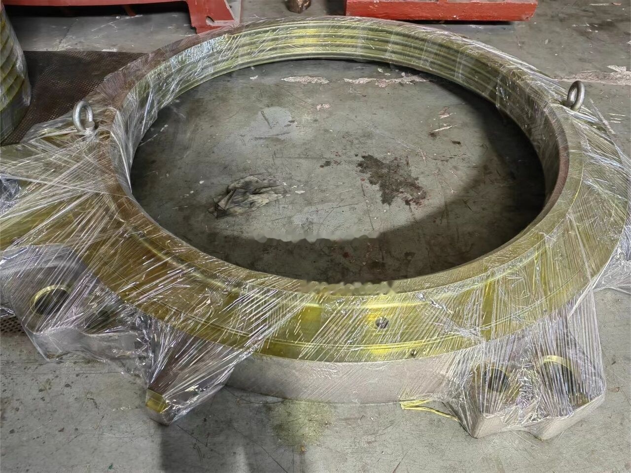 Metso Adjustment Ring for Metso HP400 Cone Crusher - מגרסת חרוט: תמונה 1 Metso Adjustment Ring for Metso HP400 Cone Crusher - מגרסת חרוט: תמונה 1