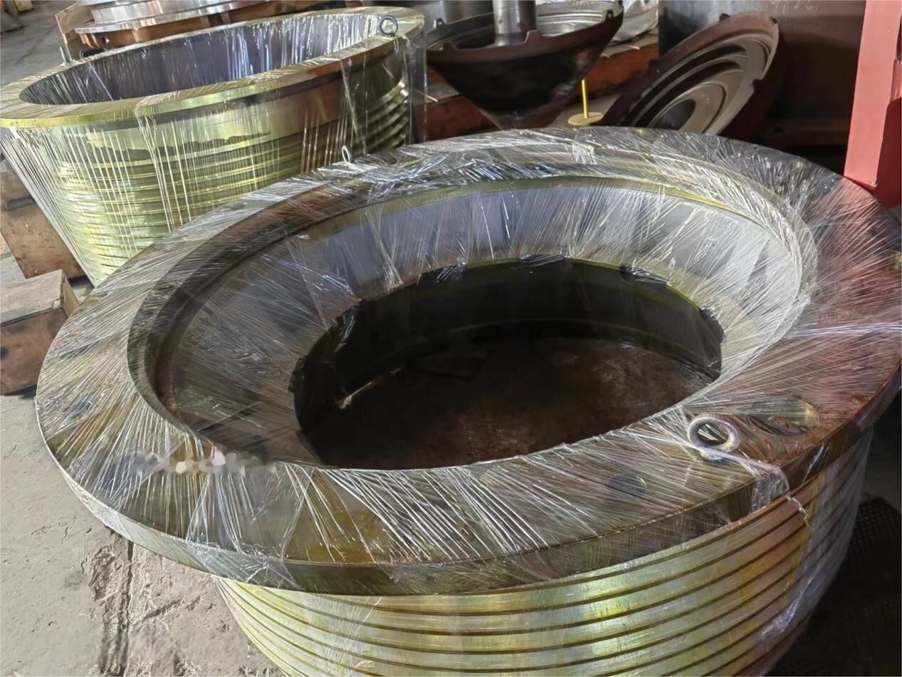 Metso Clamping Ring for Metso HP400 Cone Crusher | Crusher spare parts - מגרסת חרוט: תמונה 1 Metso Clamping Ring for Metso HP400 Cone Crusher | Crusher spare parts - מגרסת חרוט: תמונה 1