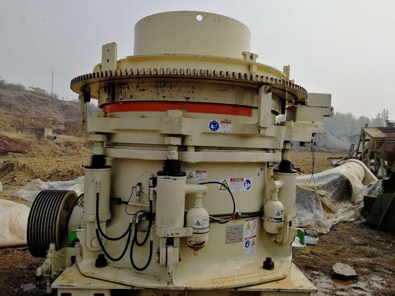 Metso HP300 Cone Crusher - מגרסת חרוט: תמונה 1 Metso HP300 Cone Crusher - מגרסת חרוט: תמונה 1