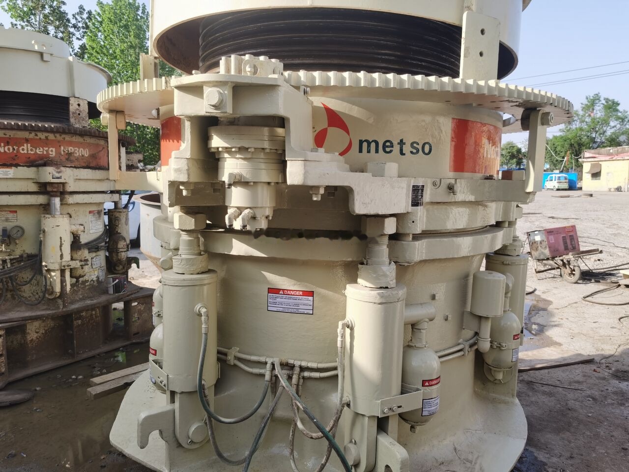 Metso HP300 - מגרסת חרוט: תמונה 3 Metso HP300 - מגרסת חרוט: תמונה 3