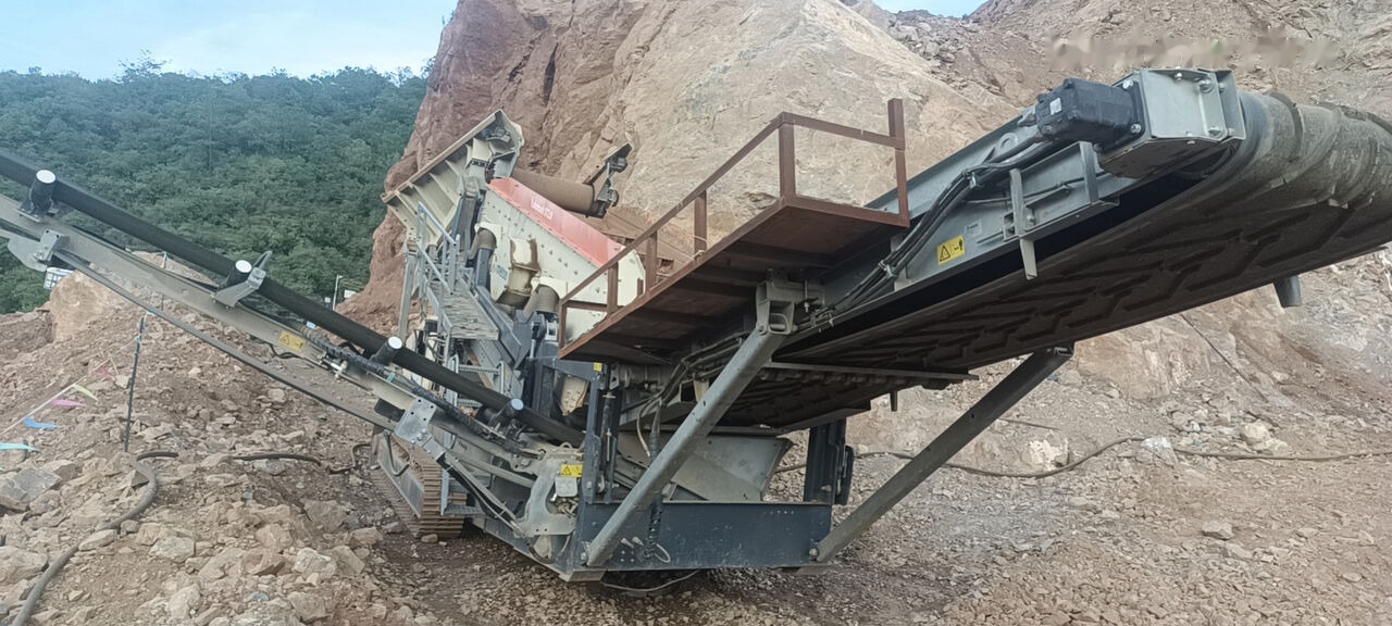 Metso LOKOTRACK ST2.8 VIBRATING SCREEN - מגרסה ניידת: תמונה 1 Metso LOKOTRACK ST2.8 VIBRATING SCREEN - מגרסה ניידת: תמונה 1