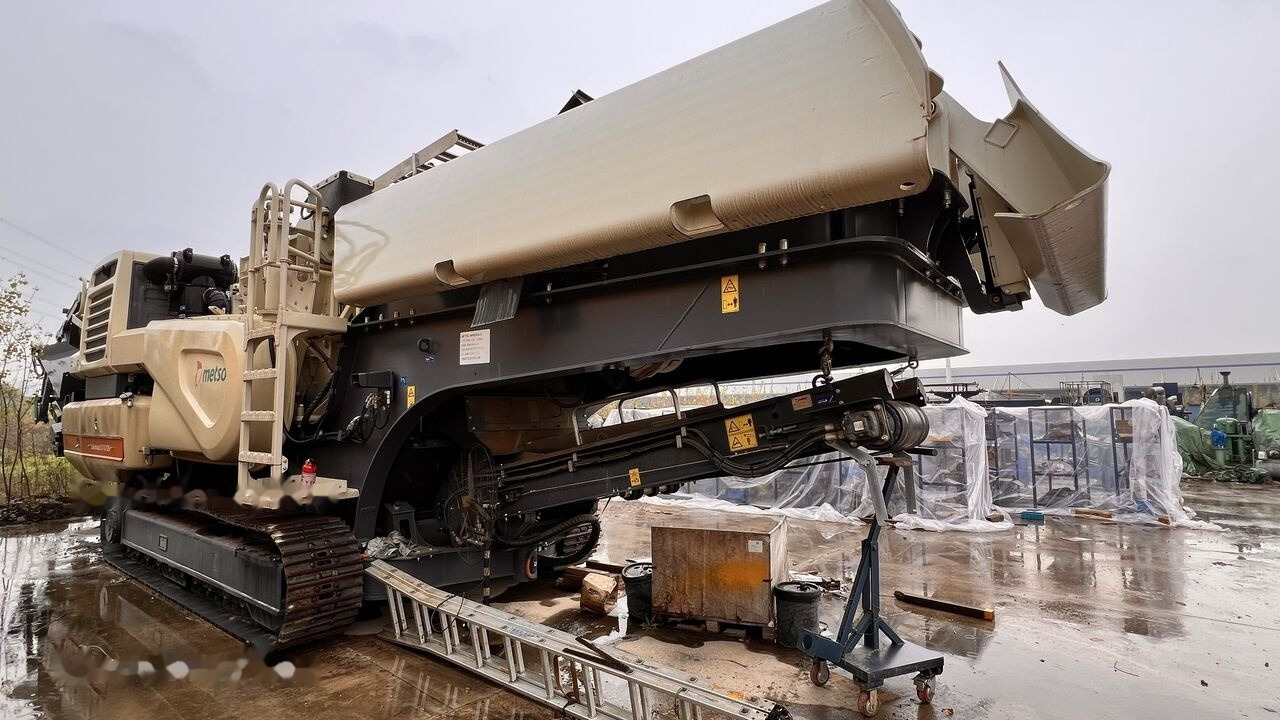 Metso NEW Lokotrack LT1213S mobile horizontal impact crusher - מגרסה ניידת: תמונה 5 Metso NEW Lokotrack LT1213S mobile horizontal impact crusher - מגרסה ניידת: תמונה 5