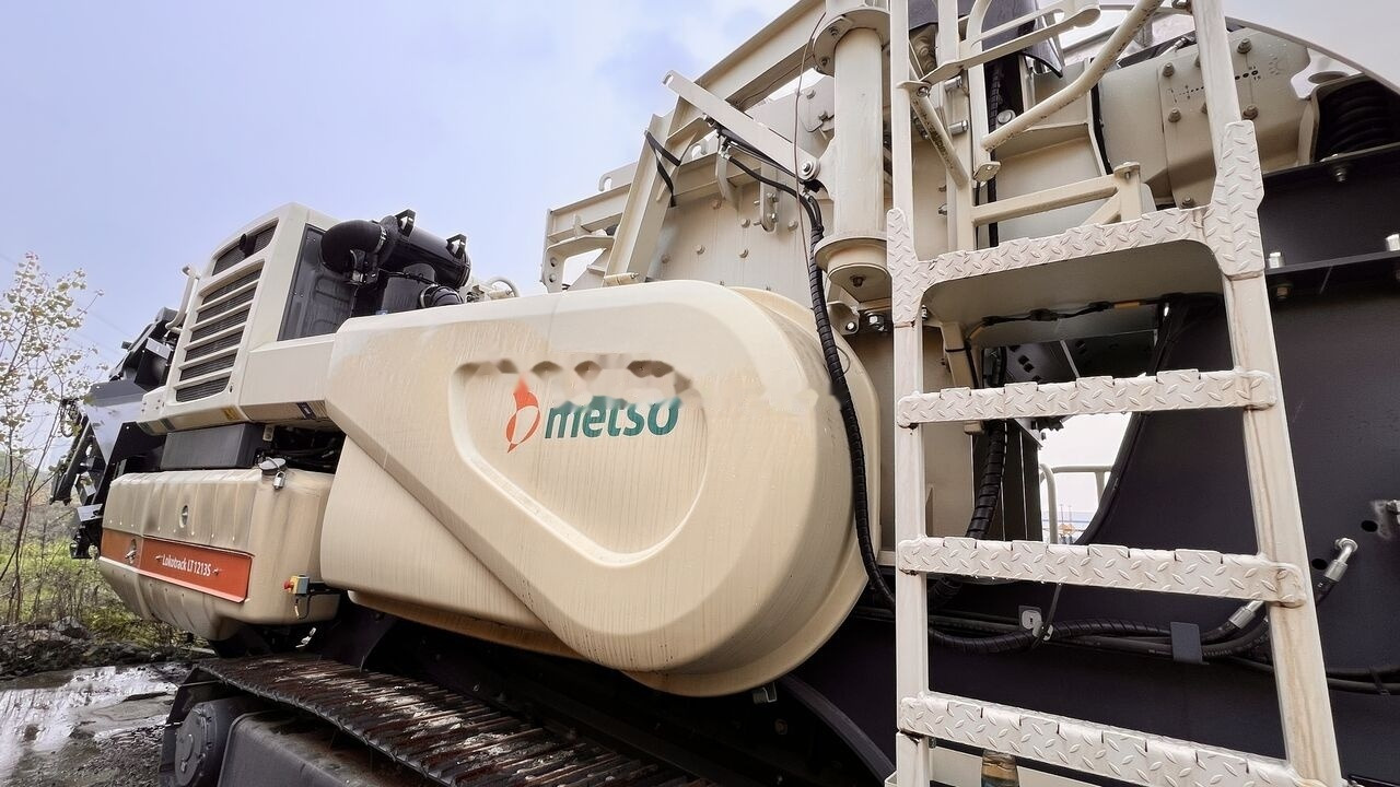 Metso NEW Lokotrack LT1213S mobile horizontal impact crusher - מגרסה ניידת: תמונה 1 Metso NEW Lokotrack LT1213S mobile horizontal impact crusher - מגרסה ניידת: תמונה 1