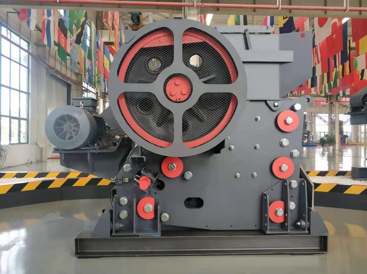 SHANGHAI SHIBANG C6X145 - מגרסת מלחציים: תמונה 1 SHANGHAI SHIBANG C6X145 - מגרסת מלחציים: תמונה 1