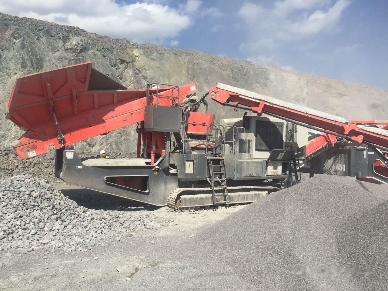 Sandvik QH331 Mobile Crushing Plant - מגרסה ניידת: תמונה 1 Sandvik QH331 Mobile Crushing Plant - מגרסה ניידת: תמונה 1