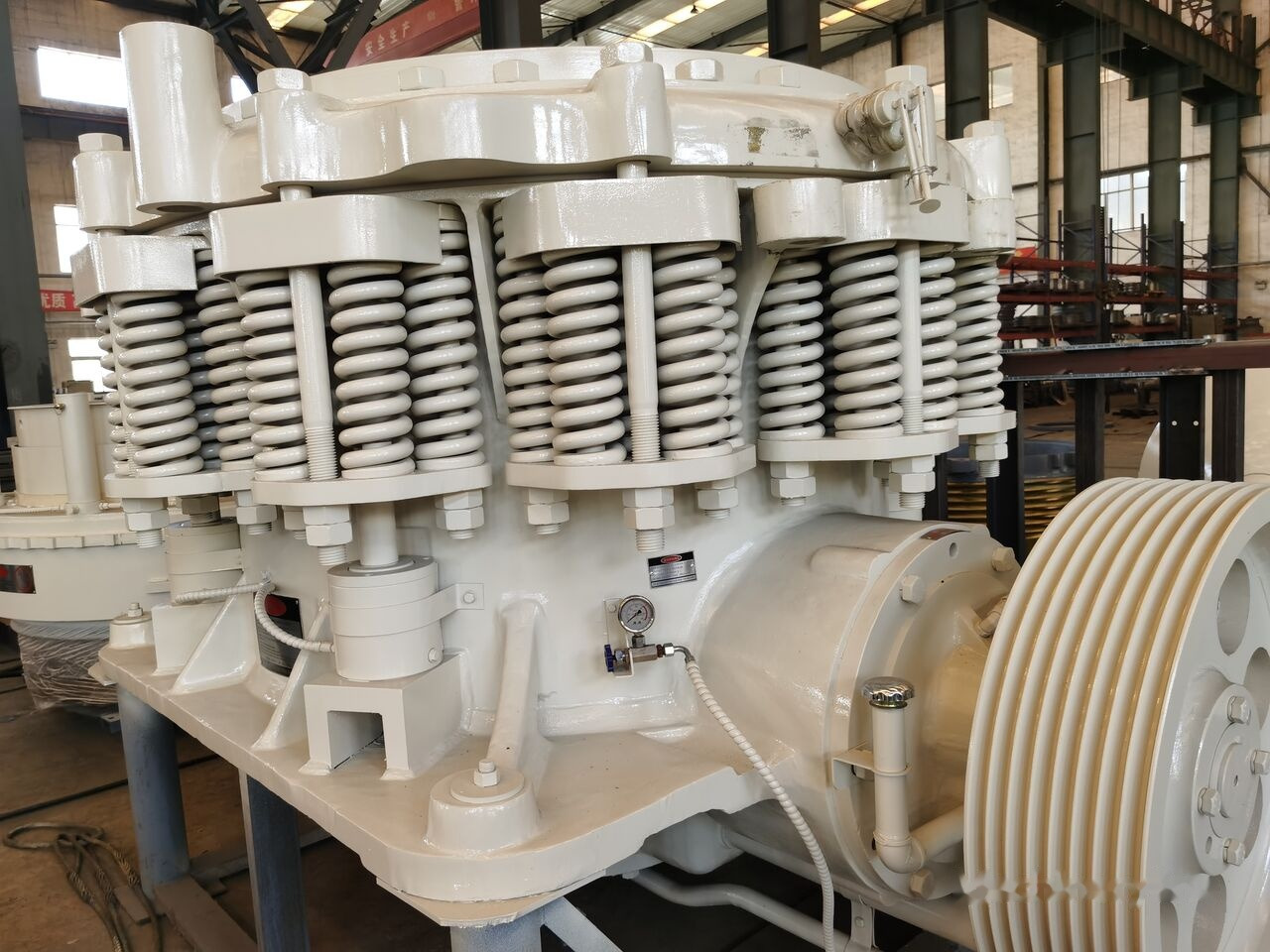 Symons 4 1/4 FT STD Standard Coarse Cone Crusher - מגרסת חרוט: תמונה 3 Symons 4 1/4 FT STD Standard Coarse Cone Crusher - מגרסת חרוט: תמונה 3