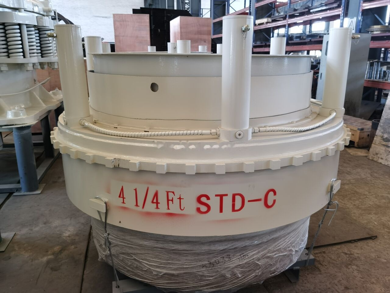 Symons 4 1/4 FT STD Standard Coarse Cone Crusher - מגרסת חרוט: תמונה 1 Symons 4 1/4 FT STD Standard Coarse Cone Crusher - מגרסת חרוט: תמונה 1