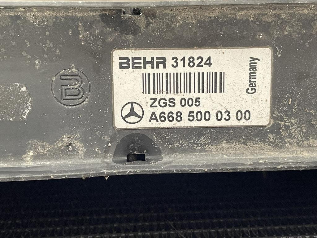 BEHR FOR MERCEDES VARIO - A 668 500 03 00 - רדיאטור עבור משאית: תמונה 4 BEHR FOR MERCEDES VARIO - A 668 500 03 00 - רדיאטור עבור משאית: תמונה 4