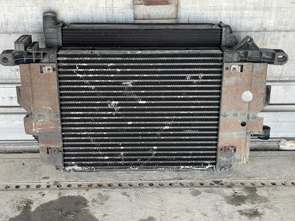 BEHR FOR MERCEDES VARIO - A 668 500 03 00 - רדיאטור עבור משאית: תמונה 1 BEHR FOR MERCEDES VARIO - A 668 500 03 00 - רדיאטור עבור משאית: תמונה 1